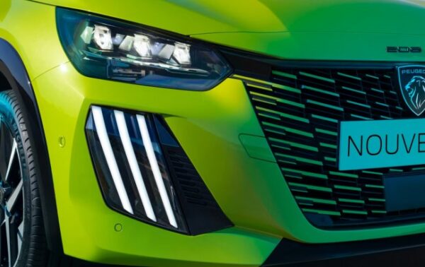 PEUGEOT 208 MANUAL – Or similar - Image 12