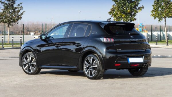 PEUGEOT 208 MANUAL – Or similar - Image 7