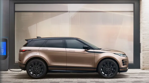 Range Rover Evoque – Or similar - Image 7