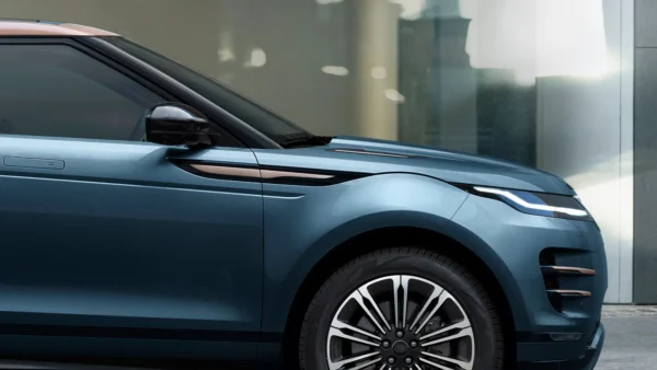 Range Rover Evoque – Or similar - Image 8